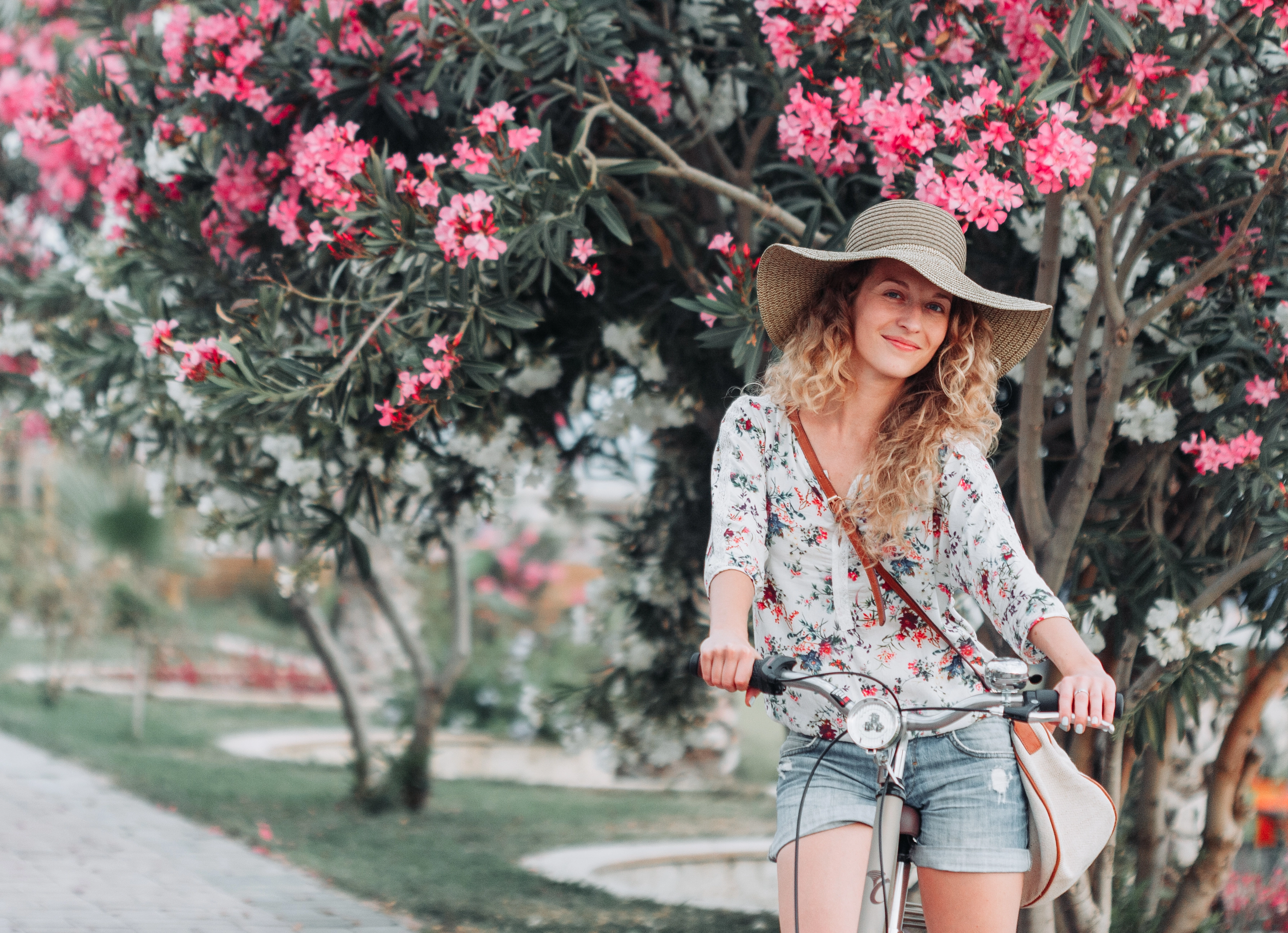 Spring 2026 Fashion And Beauty Trends Soft Glam Makeup & Fresh Looks